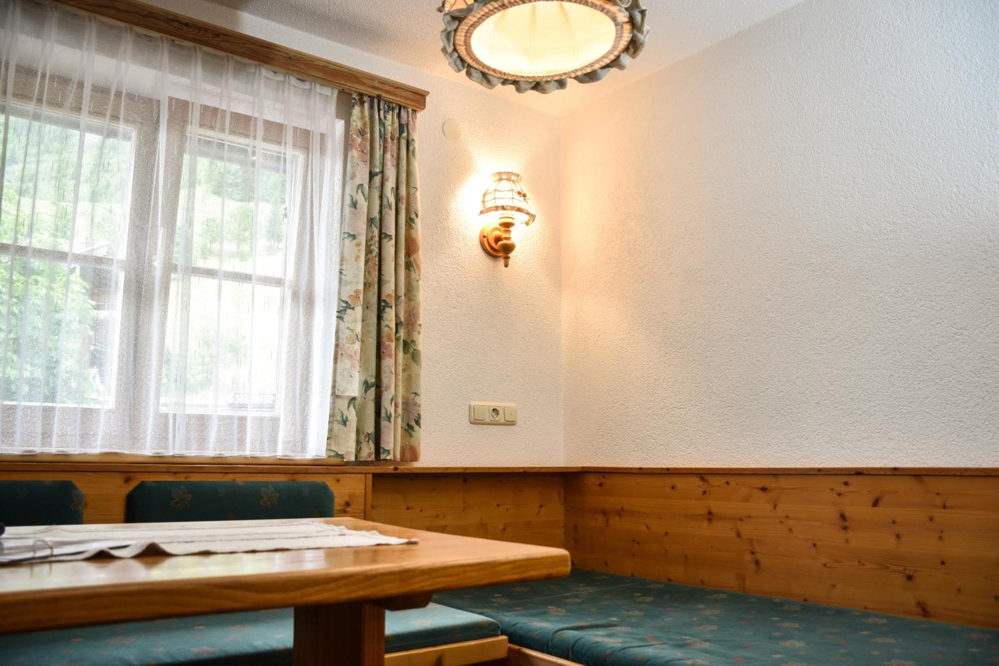 Hotel Gasthaus Alpenrose Gramais Zimmer foto