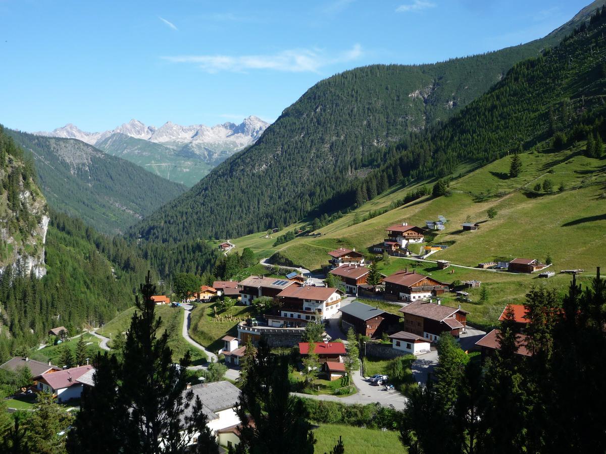 Hotel Gasthaus Alpenrose Gramais Exterior foto