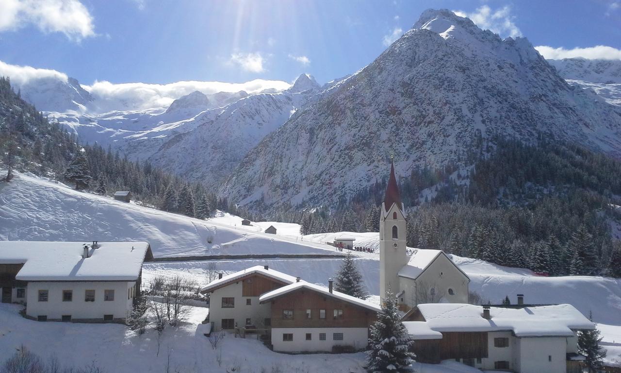 Hotel Gasthaus Alpenrose Gramais Exterior foto